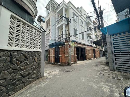 Nhà Riêng Mặt Tiền Sầm Uất Trương Định, Gấp 6 Tầng, Diện 65m2